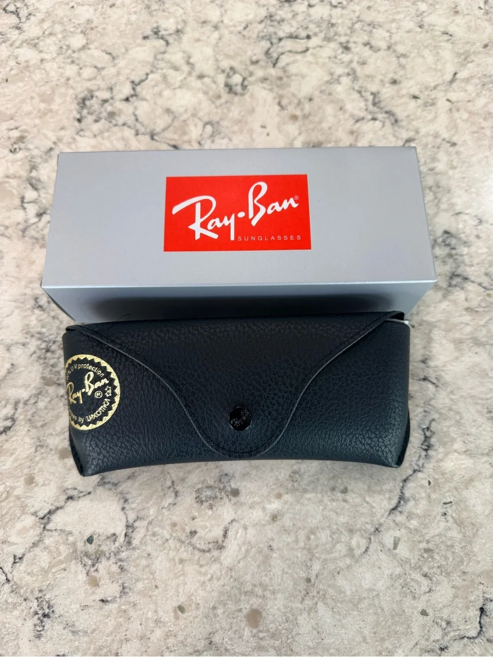 Ray Ban Clubmaster Sunglasses Black on Ariana Dark Gray Frames
